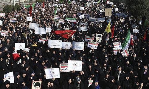 El pueblo iraní defenderá la Revolución Islámica